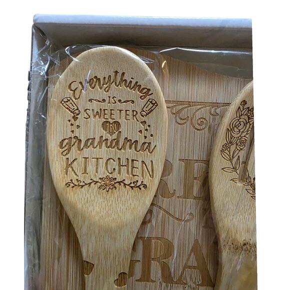 Cocomong Grandma's Kitchen Wooden Cutting Board With Utensils Gift Set New - Picture 4 of 6